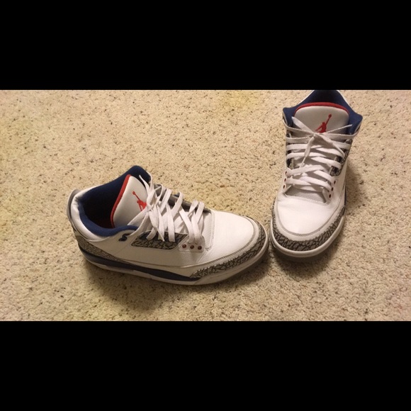 Jordan 3s - Picture 2 of 3
